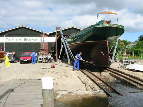 06 Mistral vor der Halle02 06 Mistral vor der Halle02