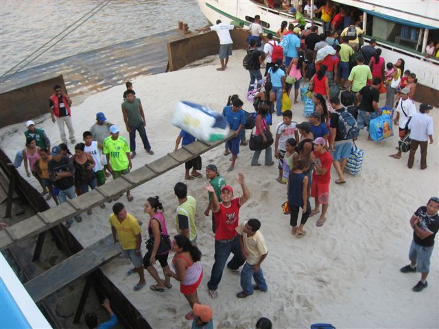 3tabatinga-disembark.JPG