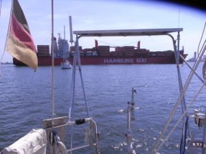 Die Containerfrachter bemühen sich, die AKKA nicht zu überlaufen...