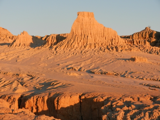 Mondlandschaft im Mungo National Park: "The Great Chinese Wall" Lunette