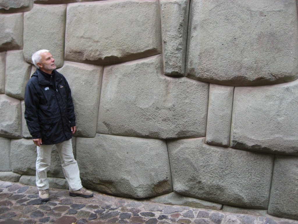 cusco-steine-hae.JPG